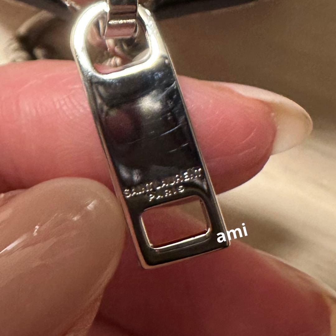 Saint Laurent シルバー ケース