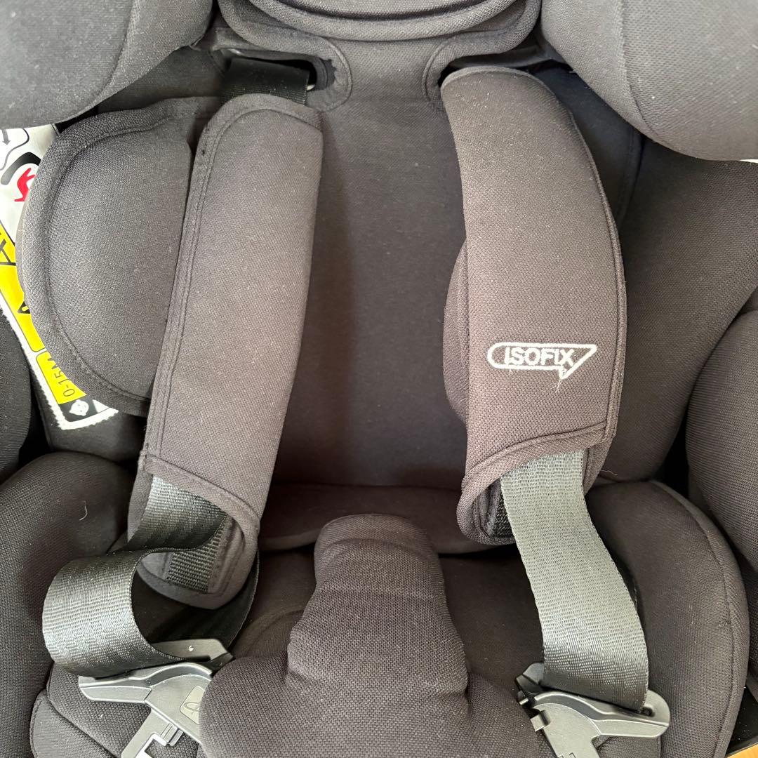 Aprica フラディアプラス　ブラック 車用チャイルドシート