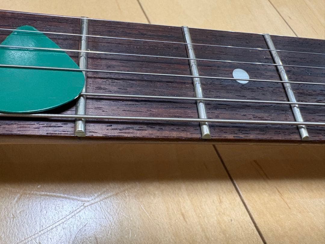 エレキギター　ストラトタイプ