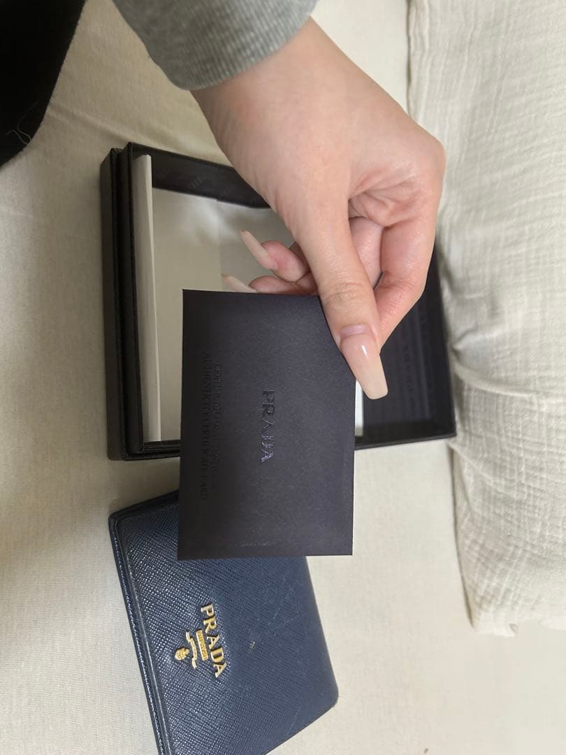 PRADA 二つ折り財布 サファイアーノ