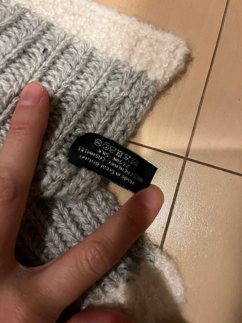 未使用　CHANEL グレー 帽子とマフラーセット