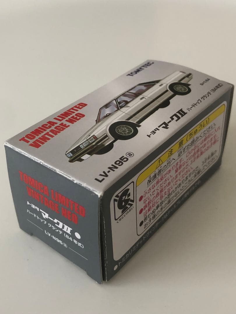 トミーテックリミテッドヴィンテージ　トヨタマークII グランデ84年式　白