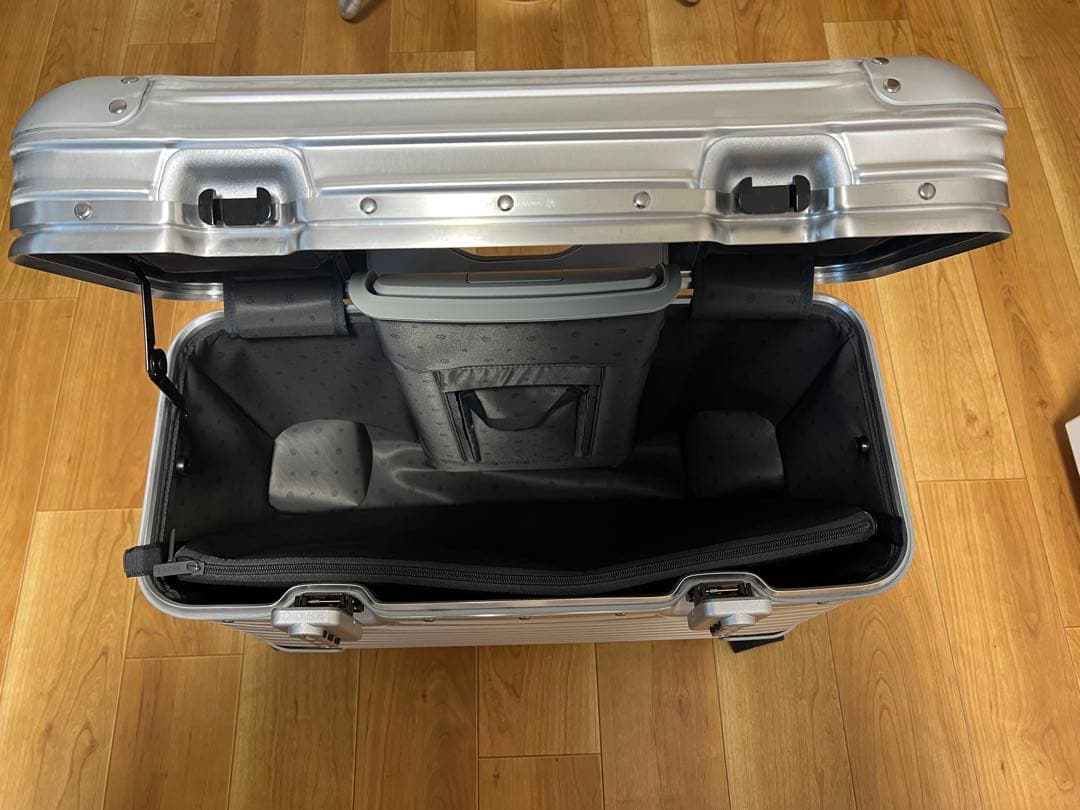Rimowa オリジナルパイロットケース　シルバー