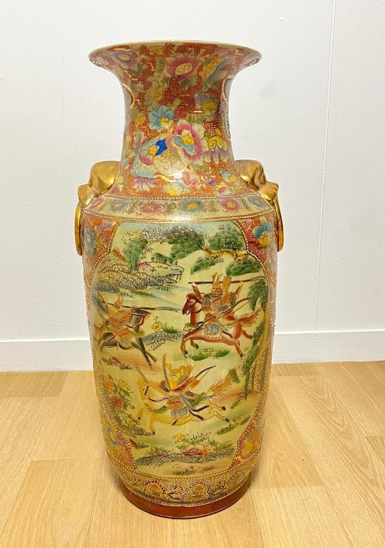 薩摩焼 大花瓶　鶴舞武士戦図　金彩耳双