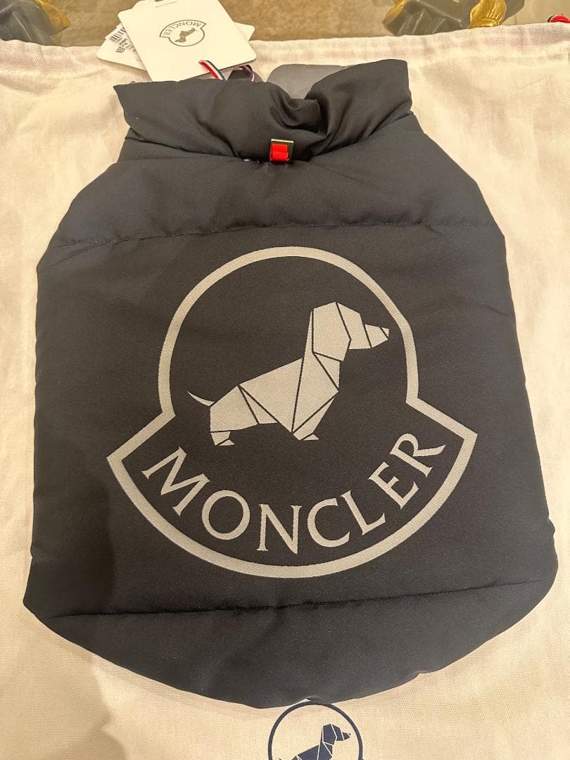 ◆新品未使用 MONCLER 犬用ダウンベスト 最新リバーシブルモデル◆