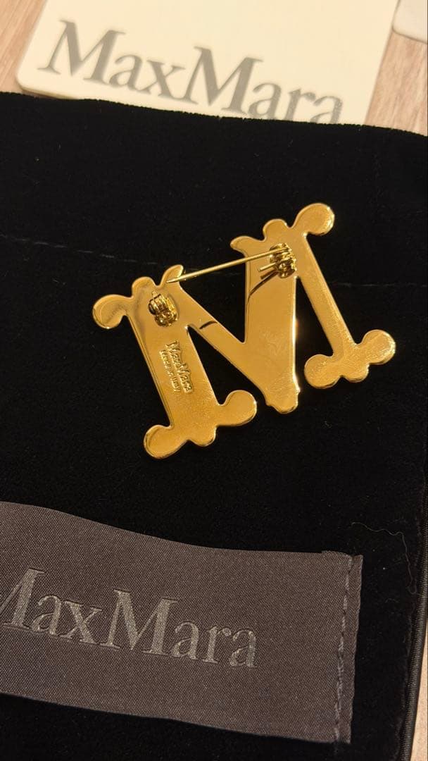 Max mara 定番 クリスタル x ゴールド　ブローチ