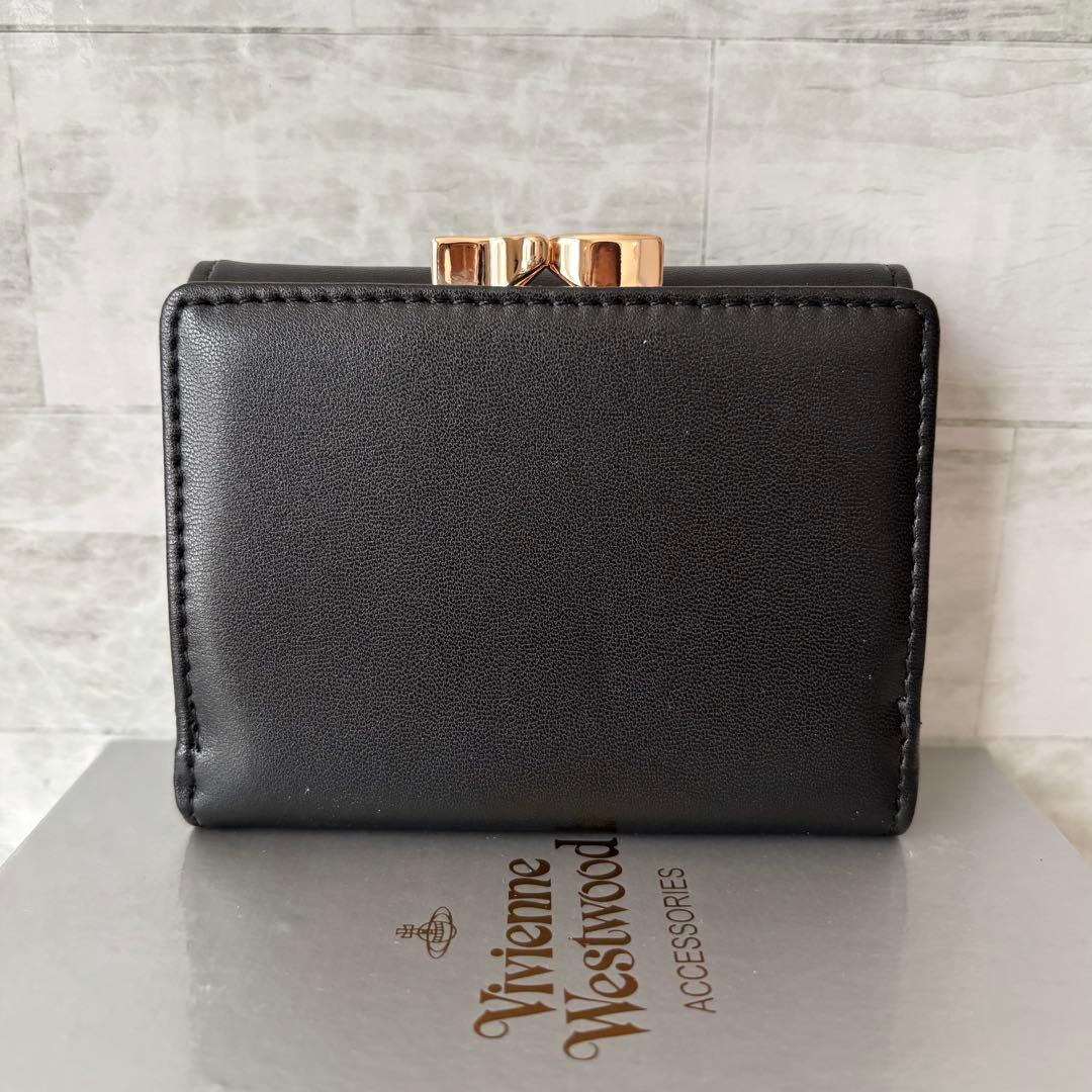 ヴィヴィアンウェストウッド　オーブロゴ輝く 上質レザー　三つ折財布 黒