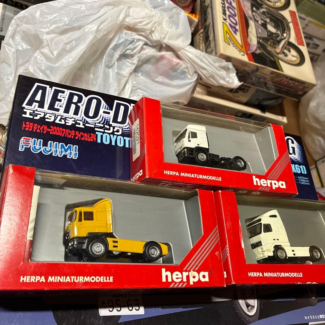 herpa トレーラーヘッド、３台セット