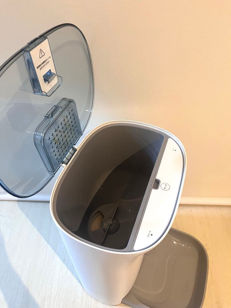 【1度の使用のみ】カリカリマシーンV2C 自動給餌器 カメラ付き スマホ操作