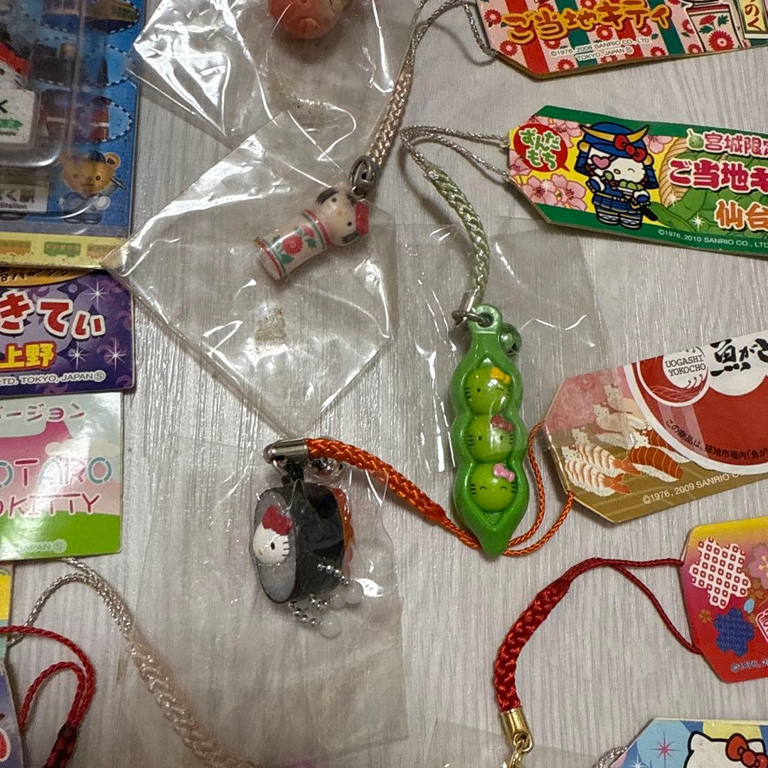 ハローキティ　ご当地　ねつけ　ストラップ　セット　サンリオ