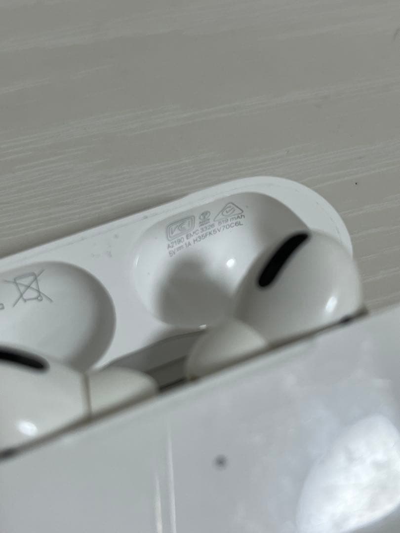 ま*様 AirPods pro 本体　ケース付き