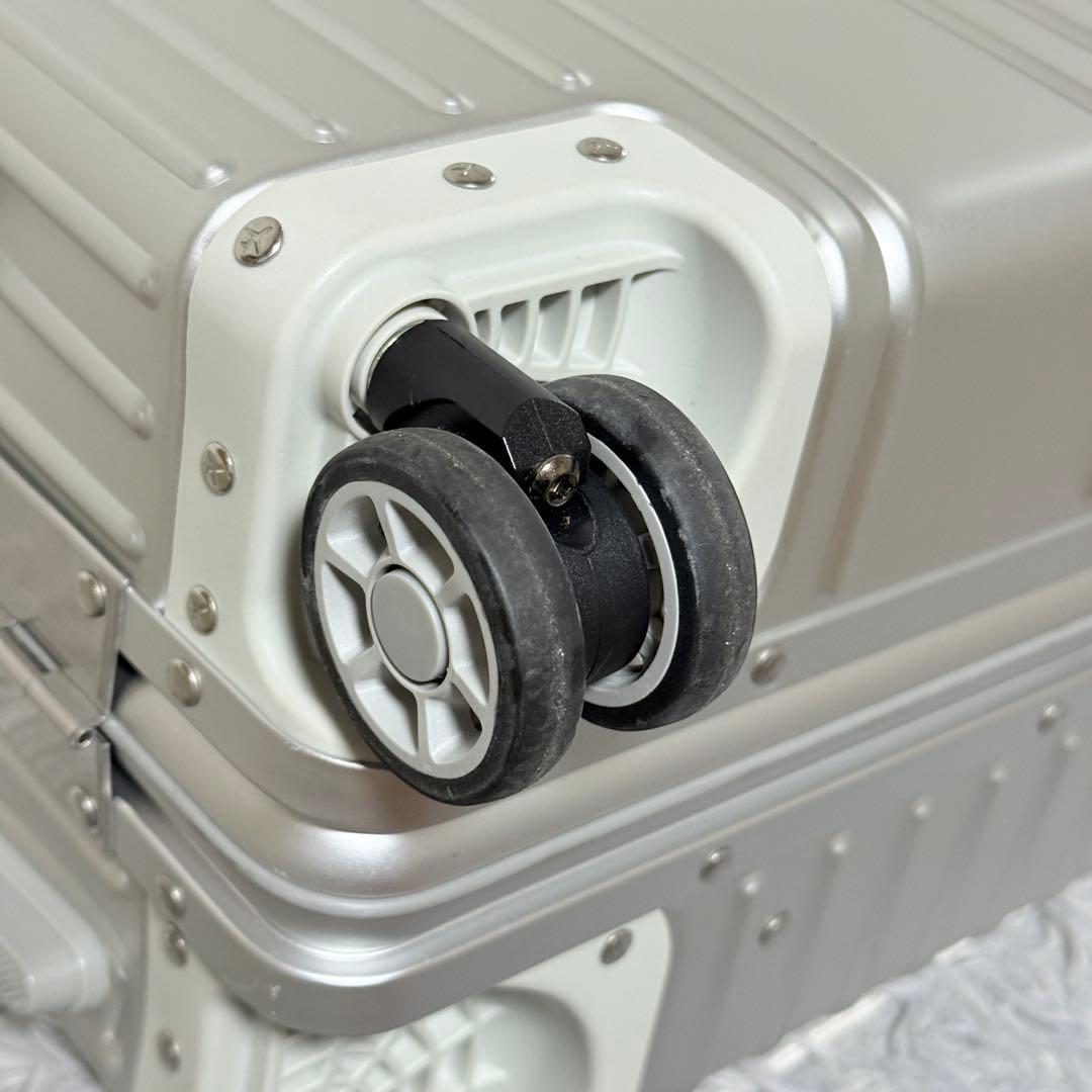 極美品✨イノベーター ステアリングシルバー INV1811 Sサイズ　36L