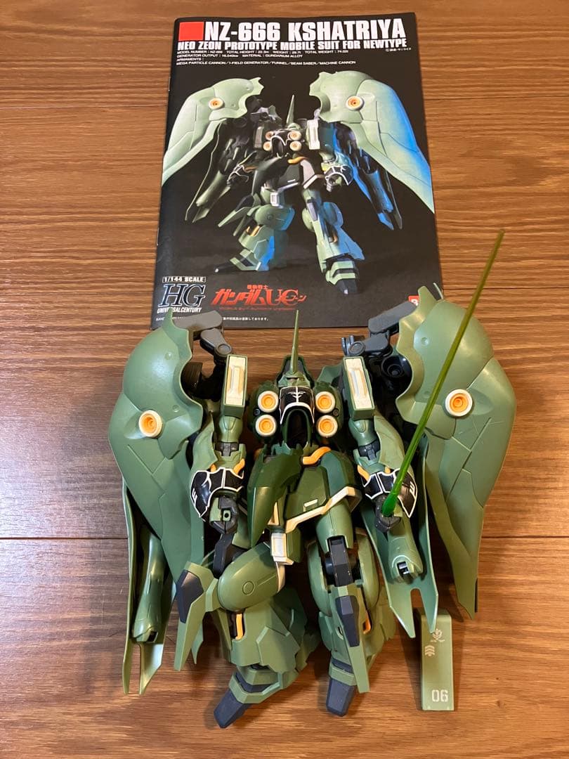 【匿名配送】　ジャンク品　ガンプラ8体　フィギュア2体　まとめ売り