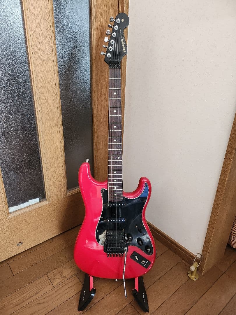 FERNANDES ブラッドギルスモデルを参考にしたモデル