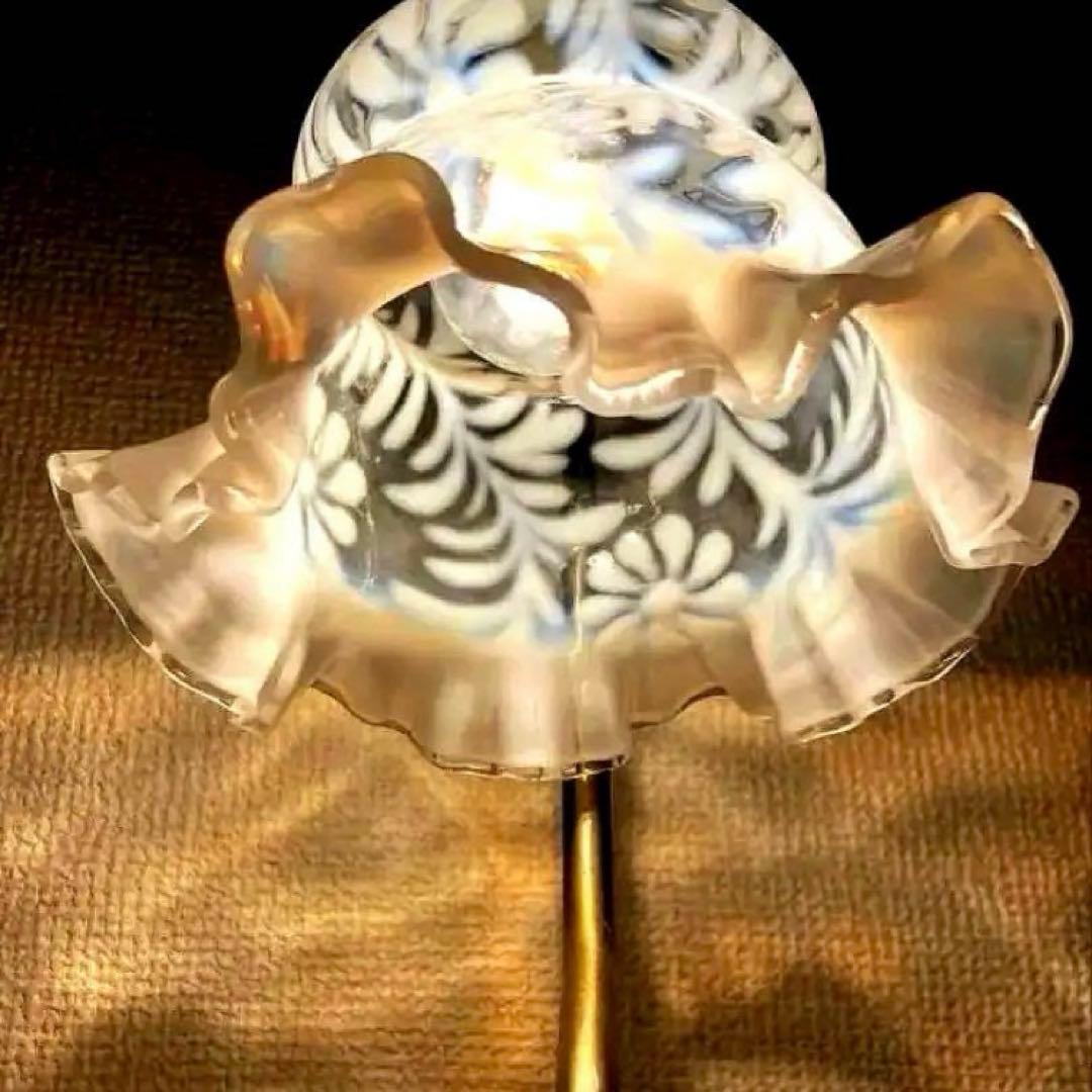 フェントン　19世紀　花柄　ガラスランプシェード（希少）オパールセント