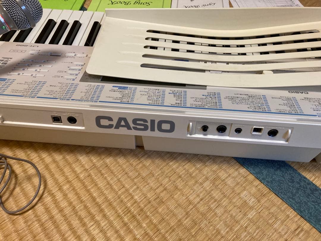 CASIO LK-222 光ナビゲーション　キーボード 61鍵