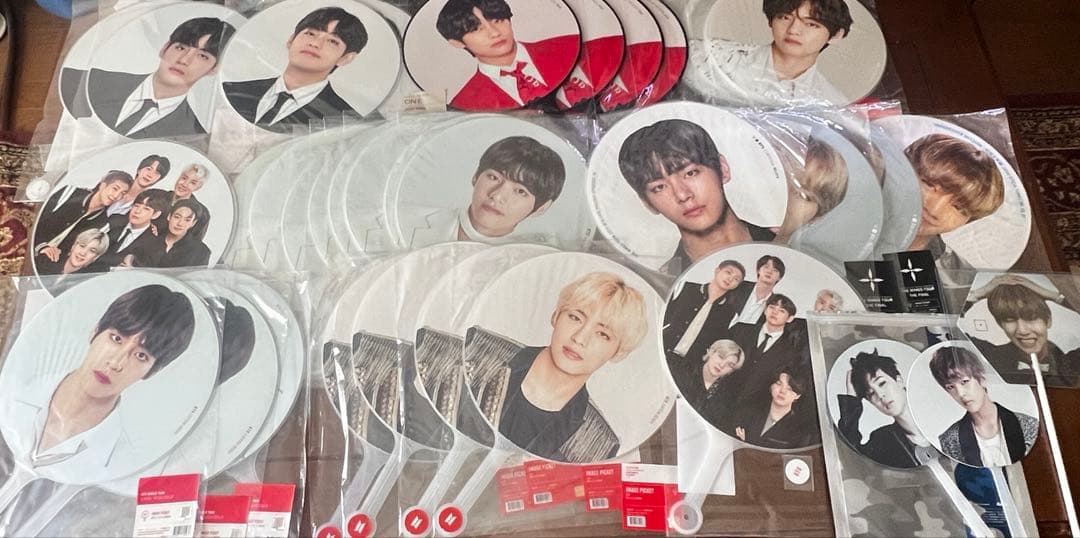 希少品‼️早い者勝ち‼️【公式】BTS テヒョン テテ うちわセット