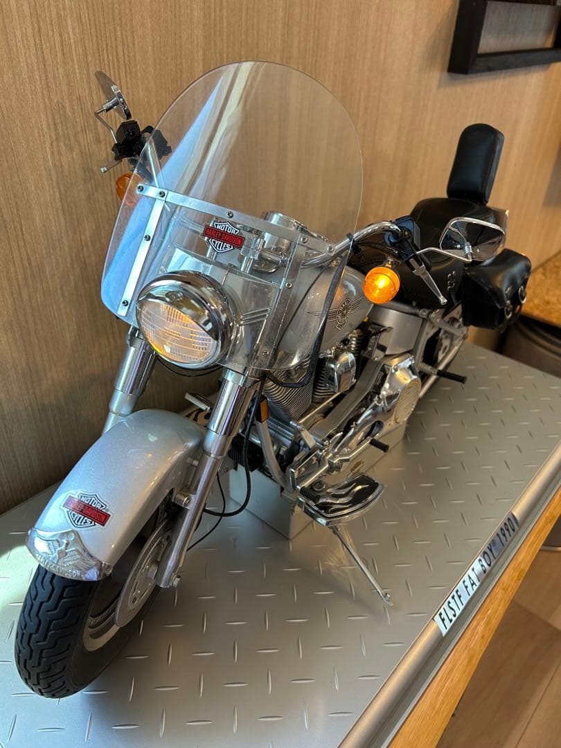 ディアゴスティーニ FAT BOY ハーレーダビッドソン 1/4 模型