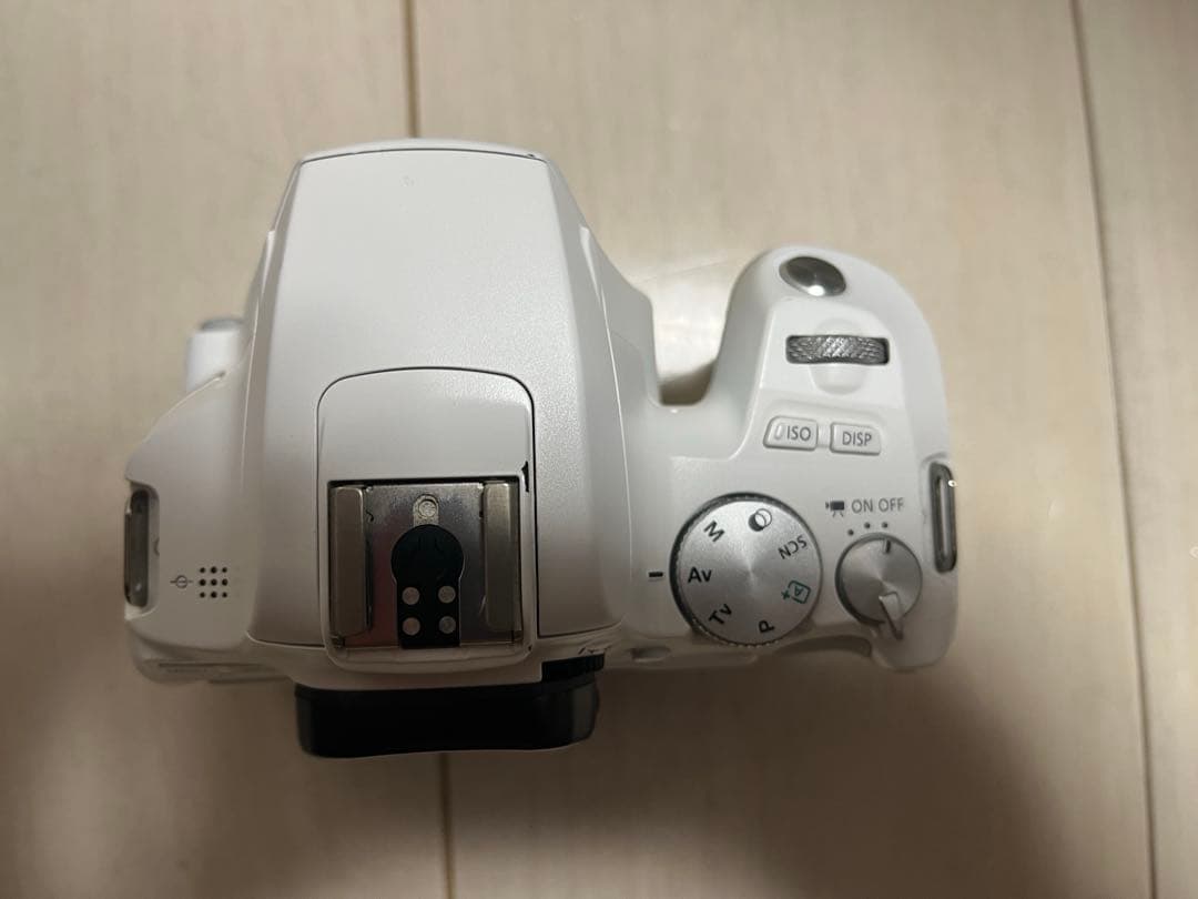 Canon EOS Kiss X10 ボディ（デジタル一眼レフカメラ）