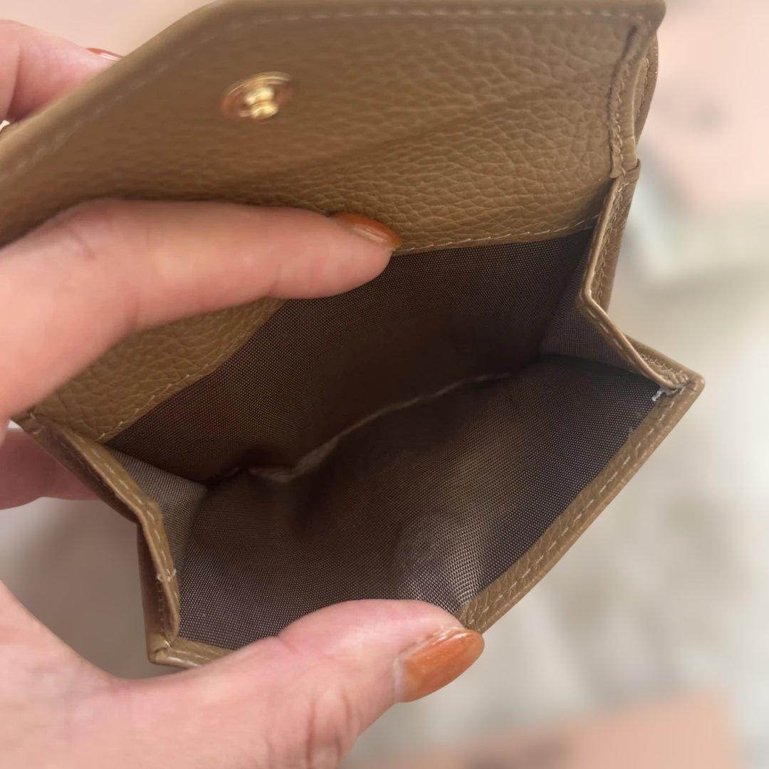 miu miu♡ヴィッテロダイノレザーフラップ付折りミニ財布♡ブラウン