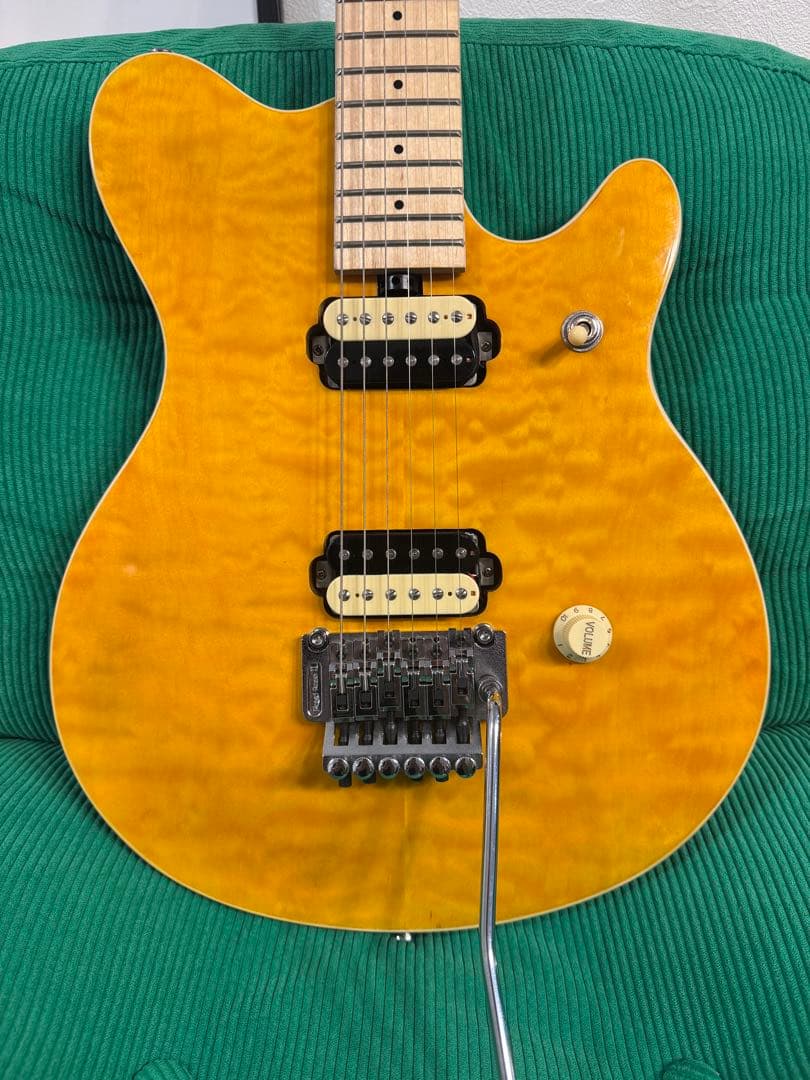 ノーブランド　MUSIC MAN EVH風　ギター