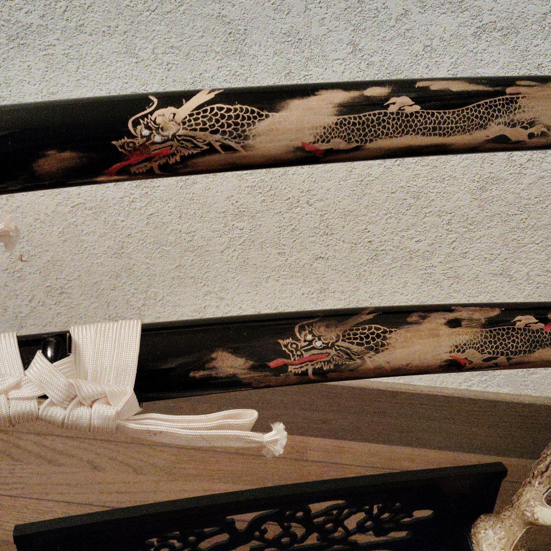 ド*ン様 龍柄　模造刀2本セット　刀掛台付き