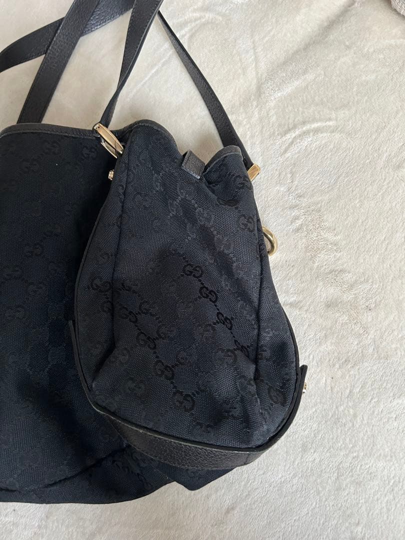 Ｐ　GUCCI トートバック　黒GGキャンバス