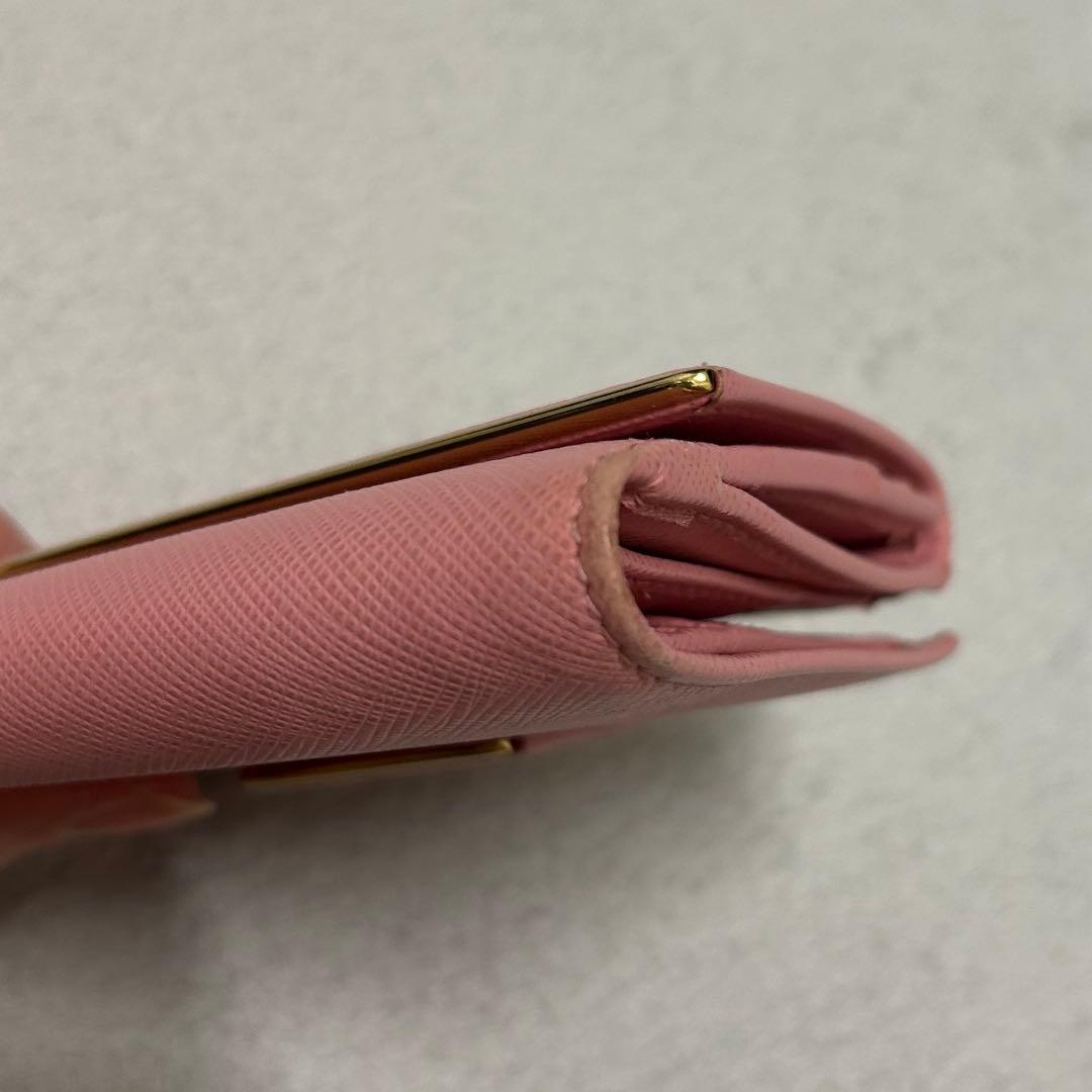 PRADA 二つ折り財布 ピンク レザー