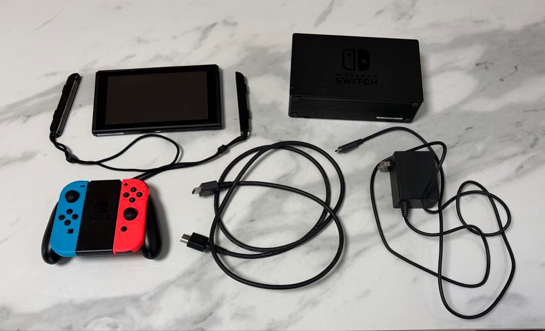 Nintendo Switch 本体 赤青ジョイコン付き