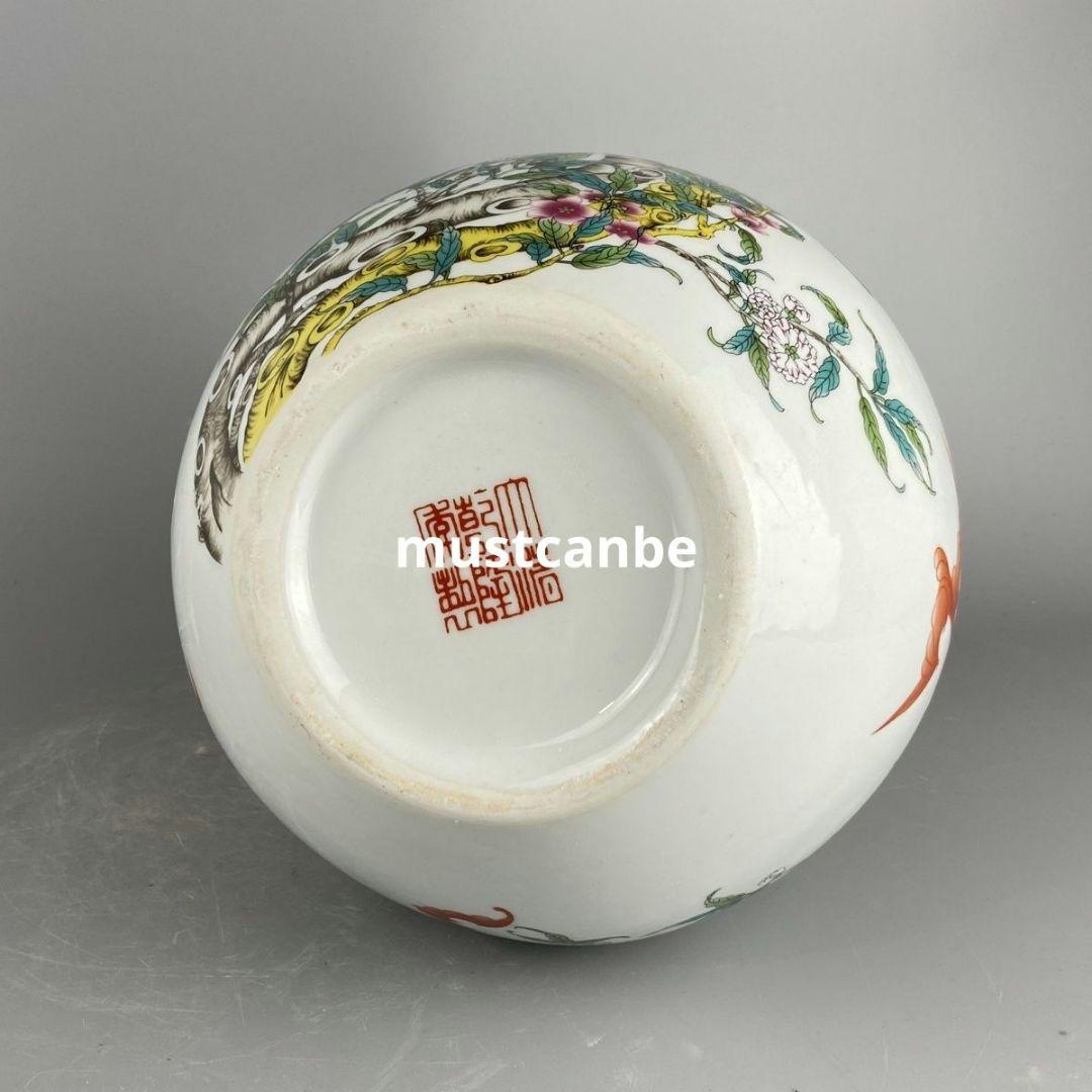 大清乾隆粉彩寿桃天球瓶 景徳鎮 陶磁器 装飾品 現代工芸品 美術品 置物