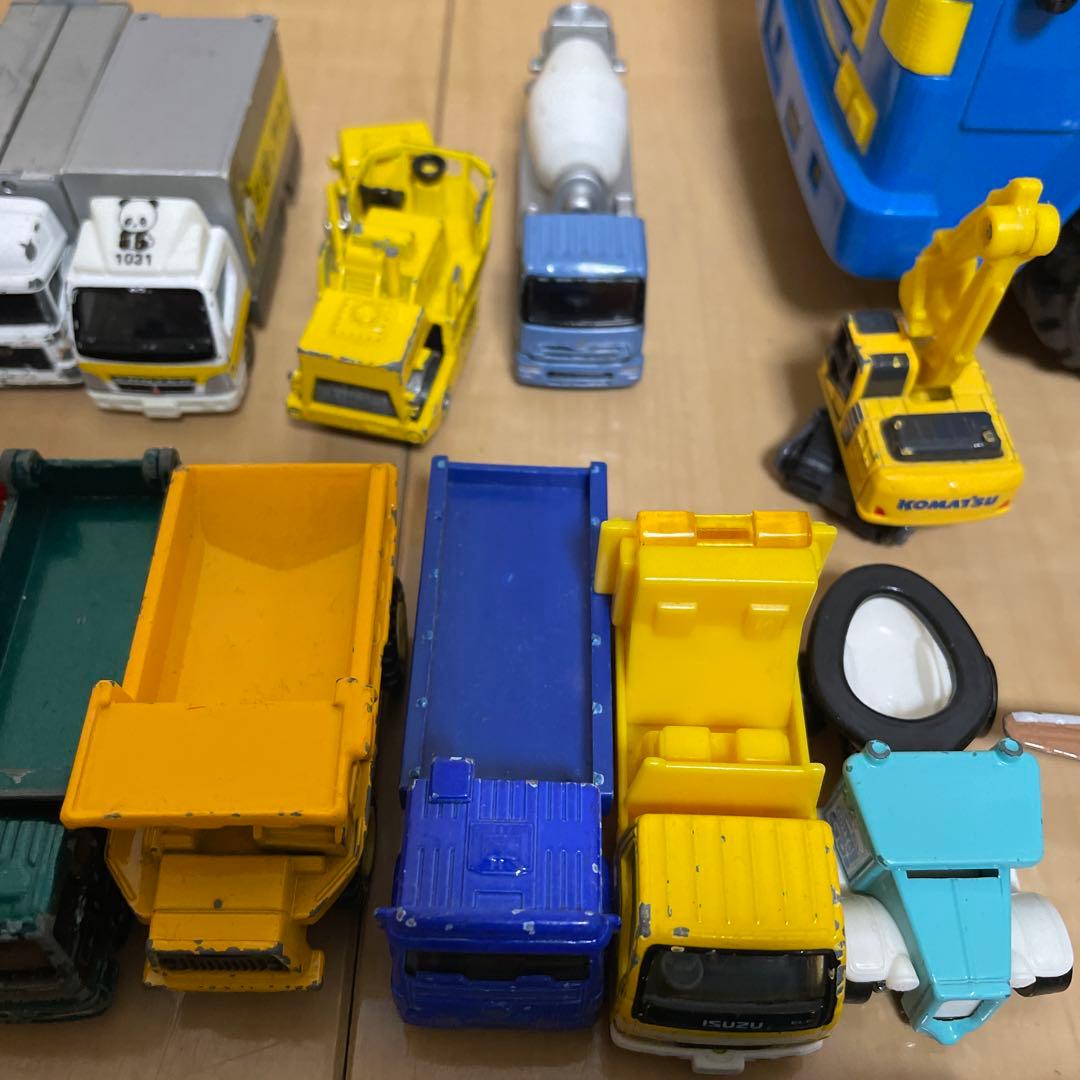 トミカまとめ売り　働く車　70台＋トラック