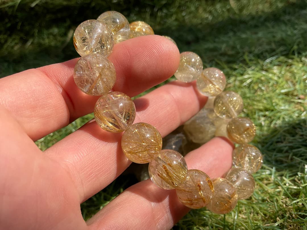 最終価格タイチンルチルクォーツブレスレット約12mm玉内周約16.5cm