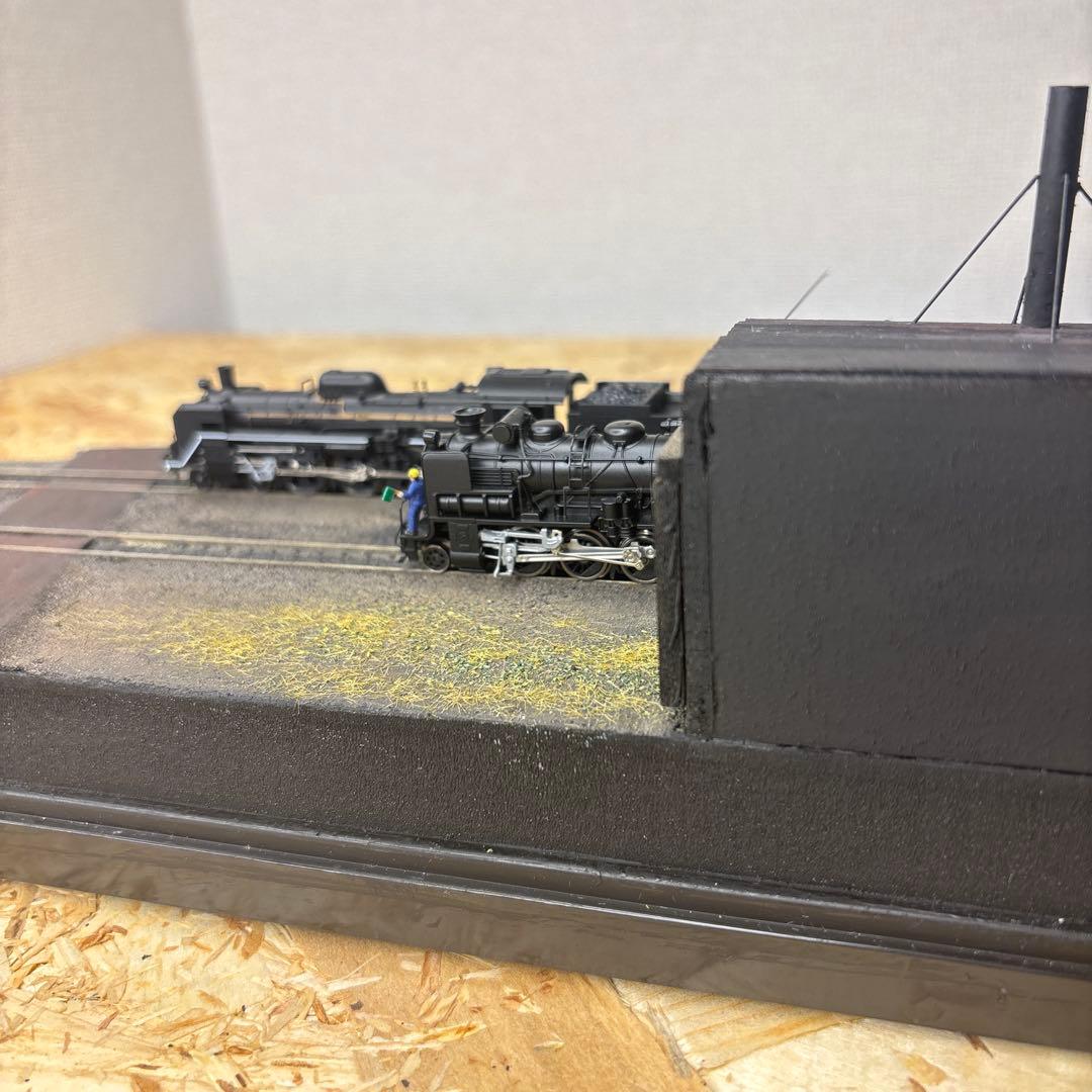 【ケース付き】Nゲージ 車庫付きジオラマ