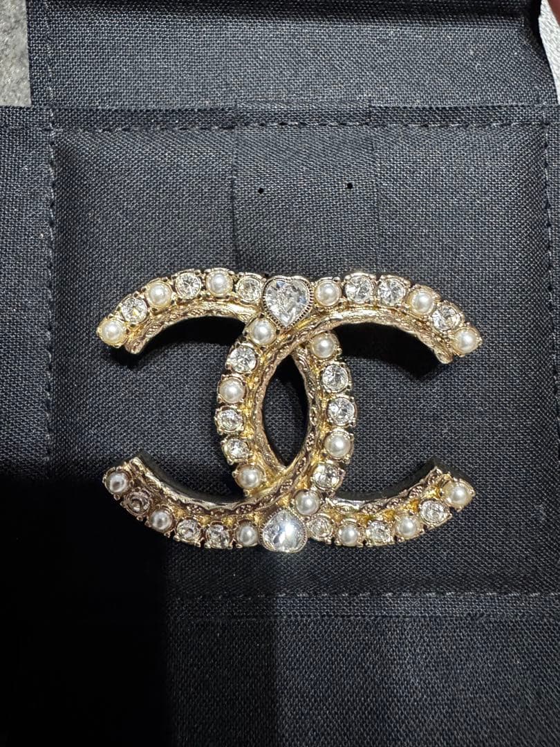 美品　シャネル　パール＆クリスタルブローチ