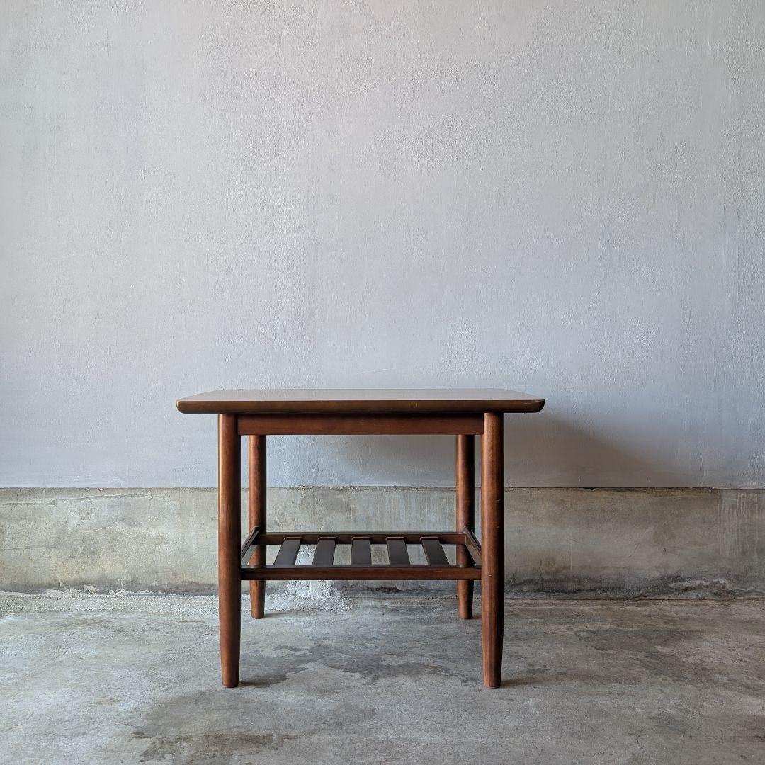 【古家具】カリモクのミッドセンチュリー調サイドテーブル　ナイトテーブル