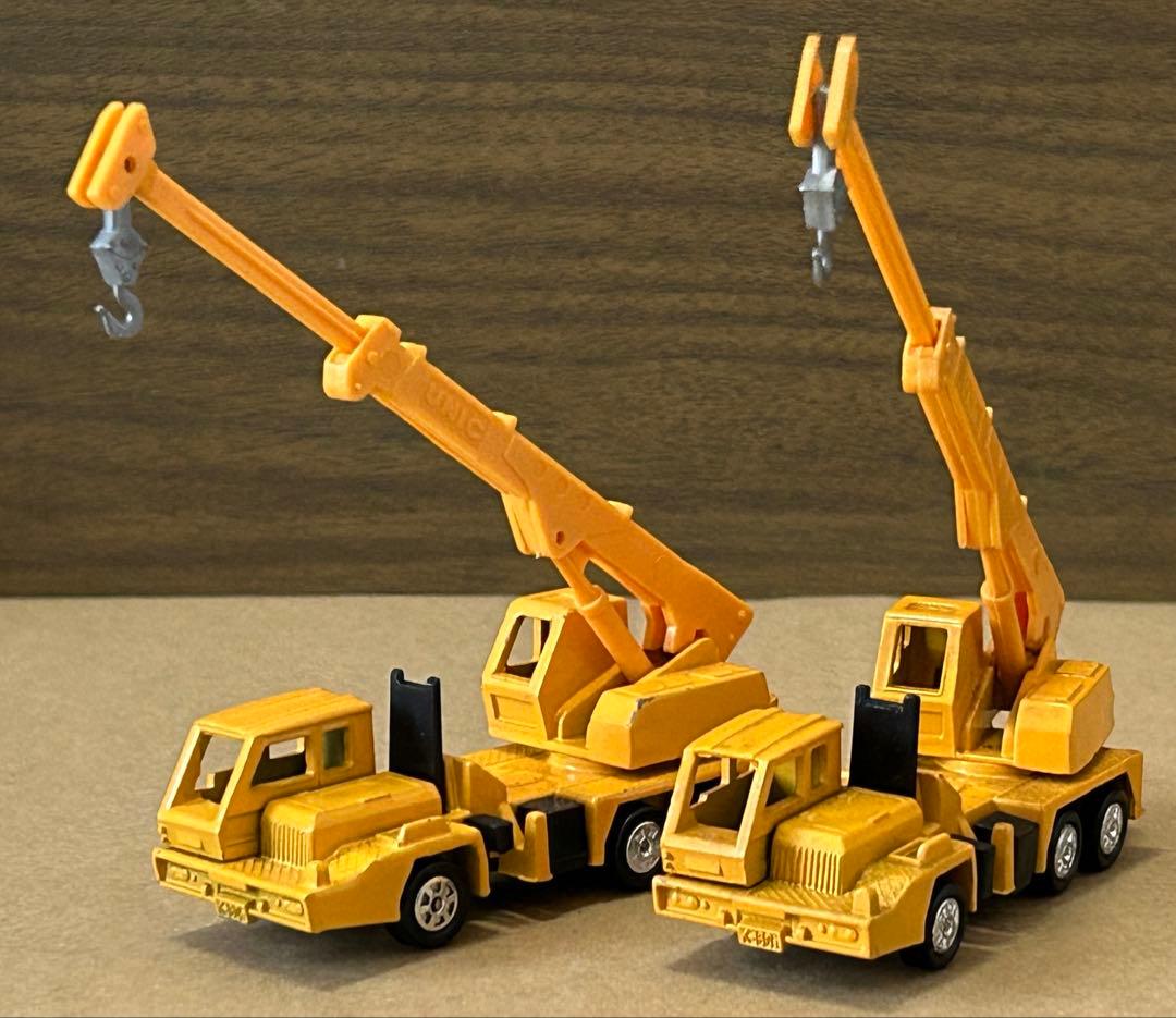 トミカ UDユニックトラッククレーン 2台セット