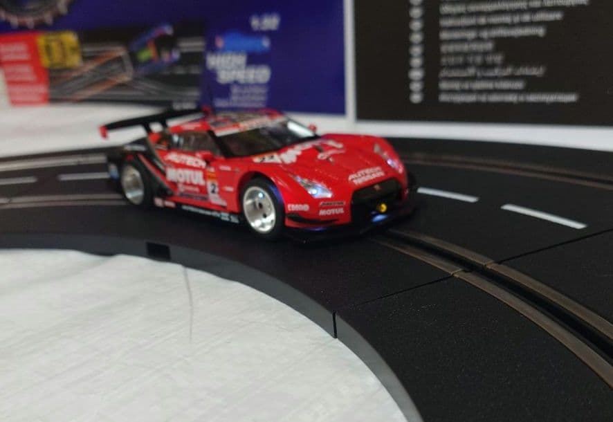 スロットカーカレラ日産GT-R GT500 NISMO MOTUL AUTECH