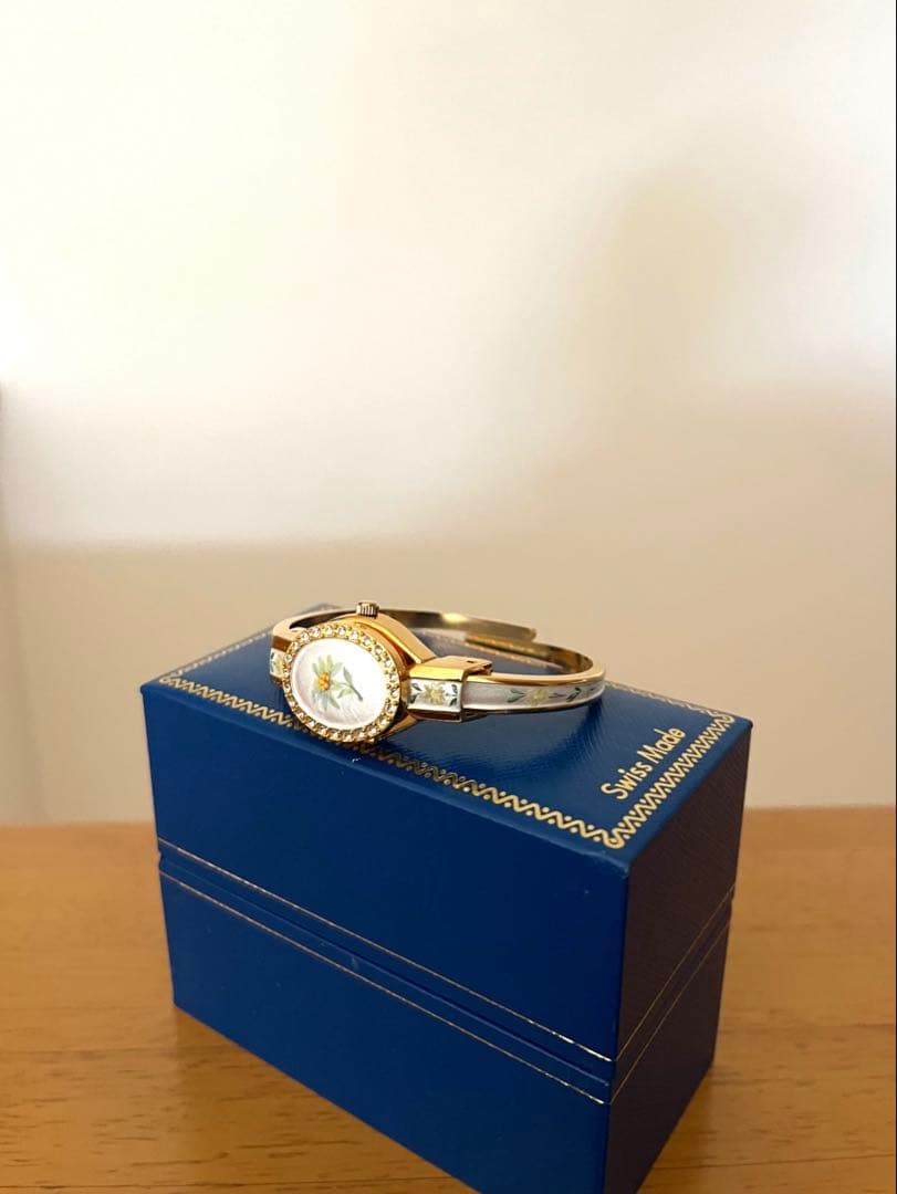 アンドレムッシュ　時計　Swiss Mede レディース