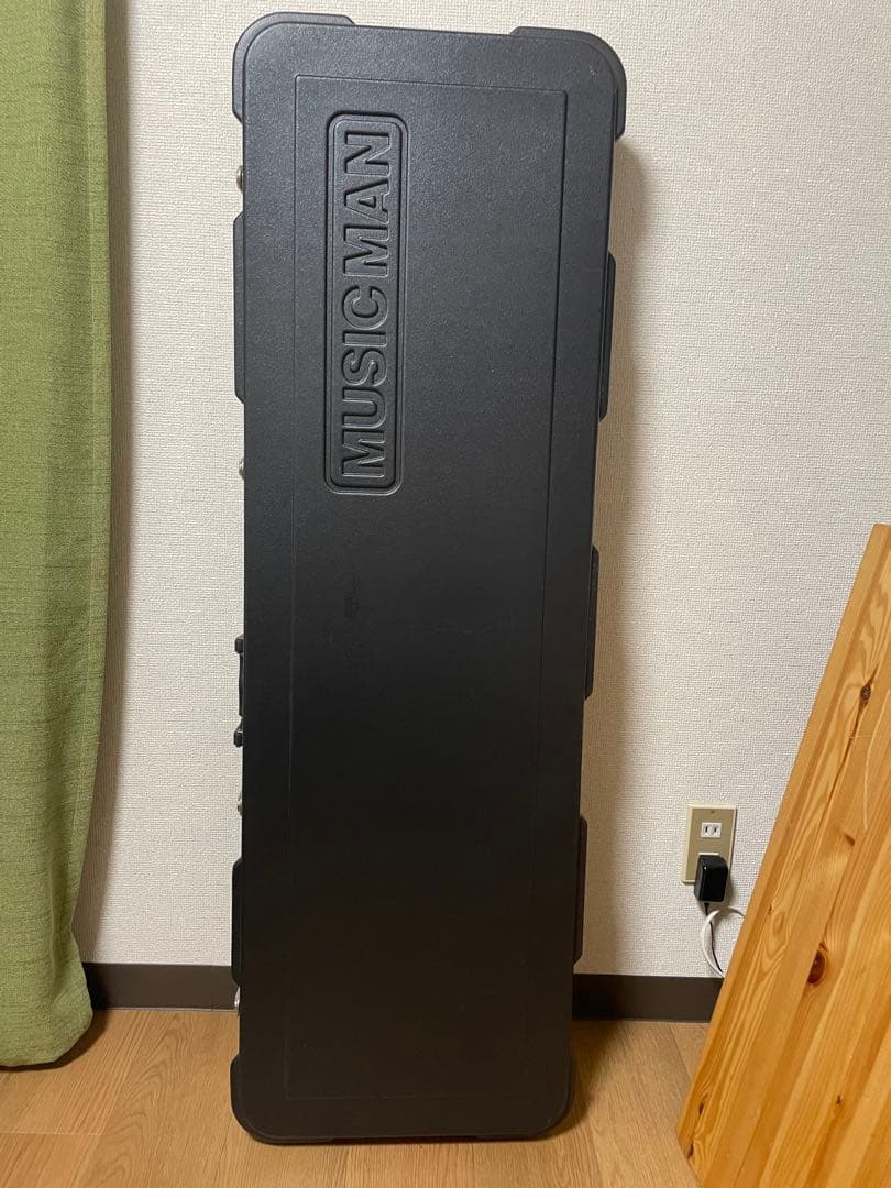 ベース ERNIE BALL MUSAN Stinray Classic Black