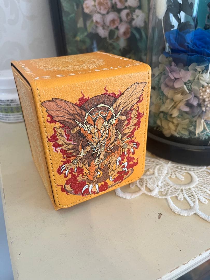 遊戯王　ディスプレイ付き　デッキケース　ラーの翼神龍　オシリス　オベリスク　神