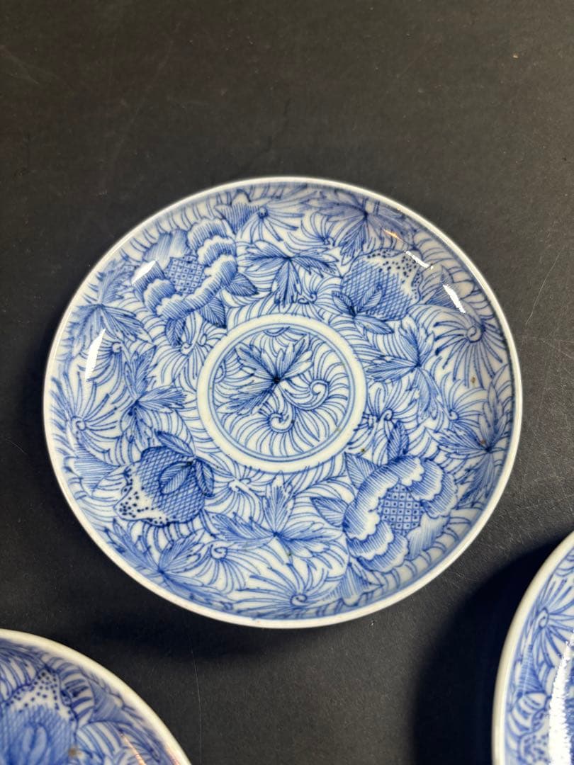 135 伊万里　線描き　花　小皿　古伊万里　鍋島　九谷