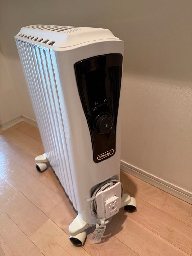 美品！デロンギ オイルヒータRHJ65L0915 箱　取説付き　キャスター付