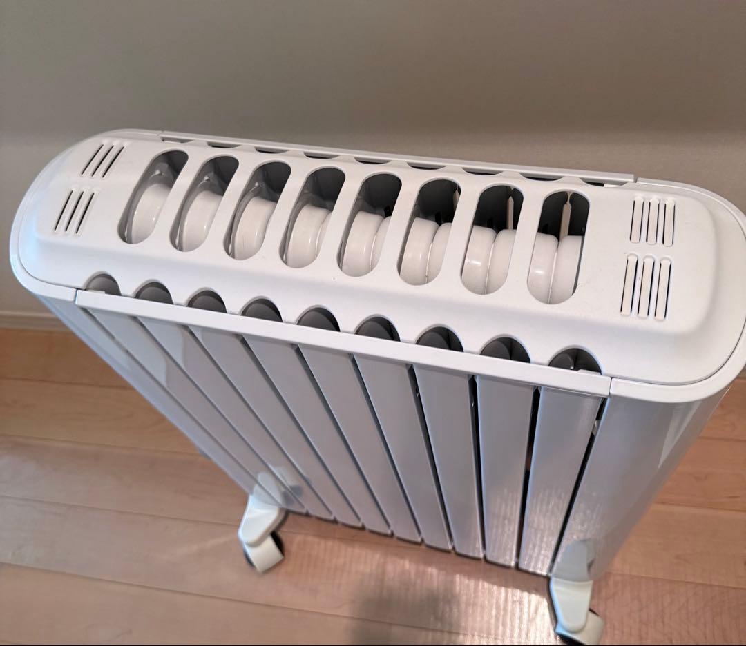 美品！デロンギ オイルヒータRHJ65L0915 箱　取説付き　キャスター付