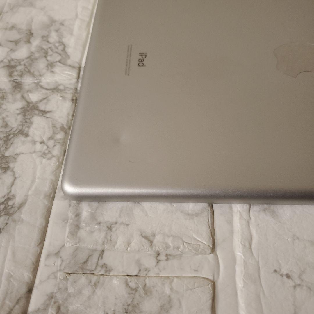 235 iPad 7世代 128GB SIMフリー シルバー