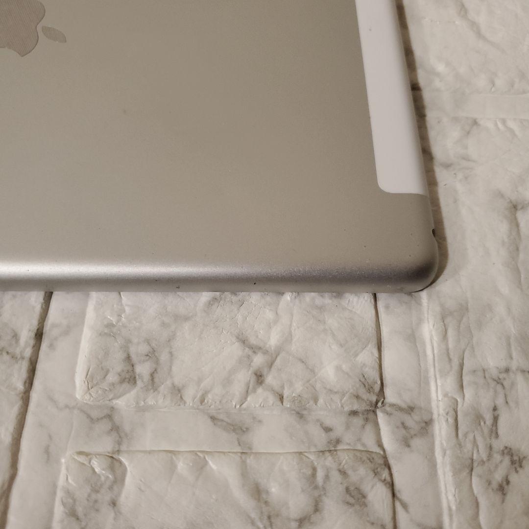 235 iPad 7世代 128GB SIMフリー シルバー