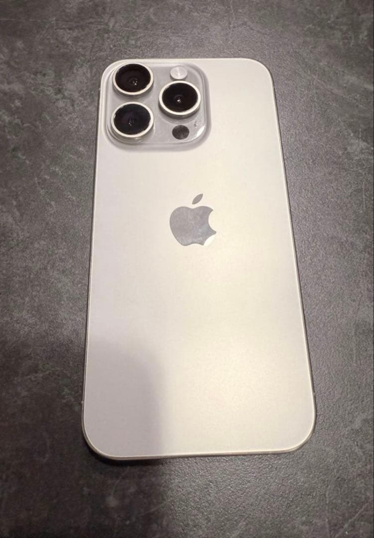 iPhone 15 Pro 256GB ナチュラルチタン SIMフリーモデル