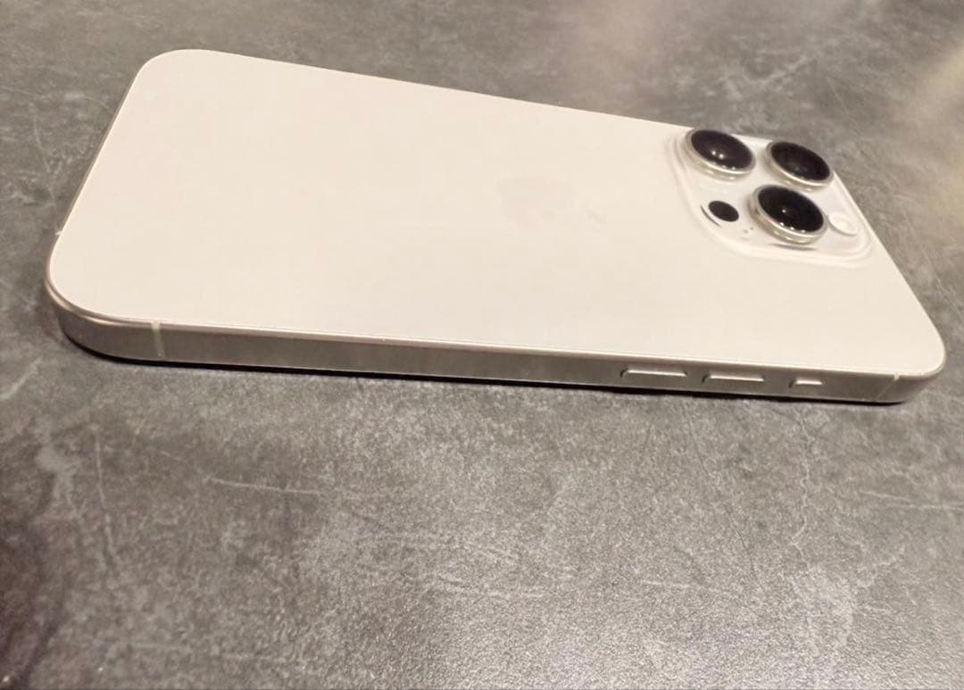 iPhone 15 Pro 256GB ナチュラルチタン SIMフリーモデル