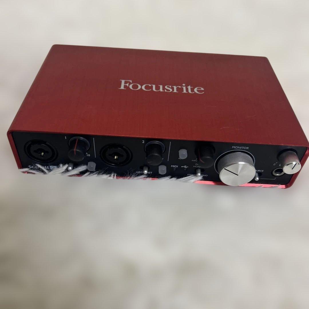 Focusrite Scarlett 2i4 オーディオインターフェイス