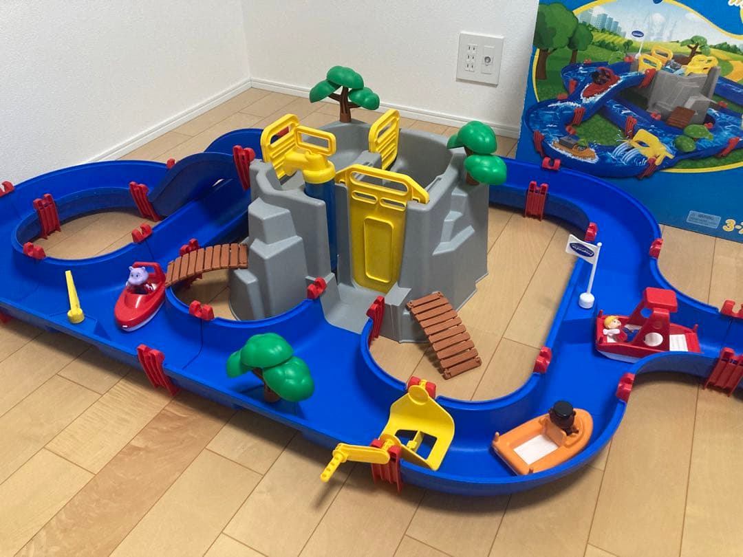 AquaPlay アクアプレイ アクアワールド　マウンテンレイク　ボーネルンド