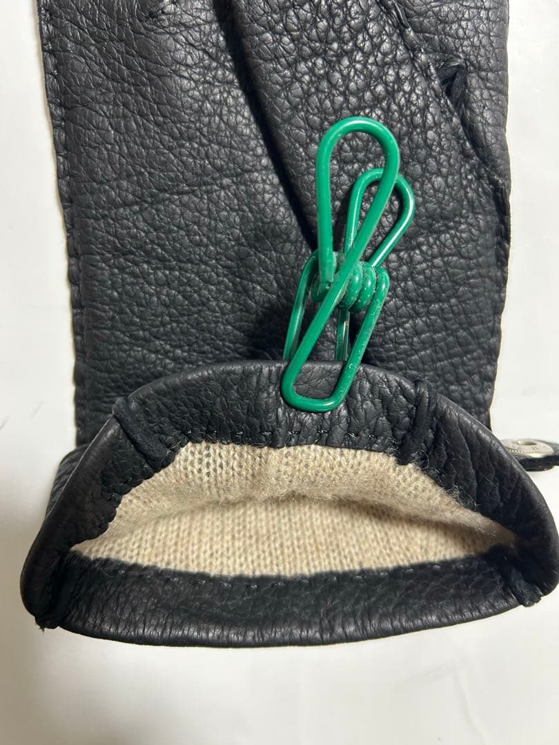 デンツ、ペッカリー、カシミアライニング黒手袋ストラップ型、美品、サイズ8 1/2